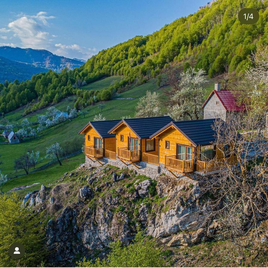 ホテルBujtina Tradicionale Lepushe エクステリア 写真